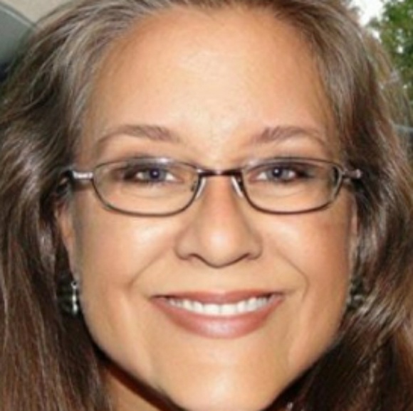 Meet your Posher, Michelle - Picture 2 of 2